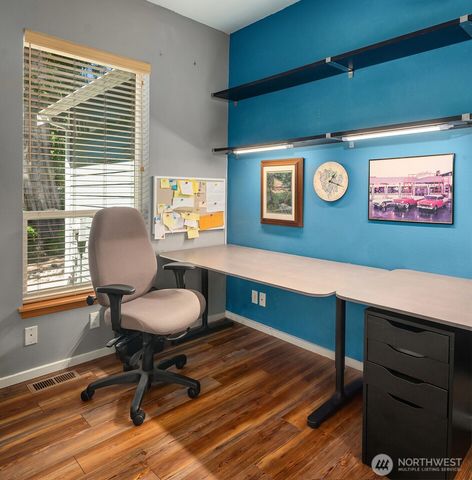 940 E Lakeshore Drive, Allyn, WA 98524