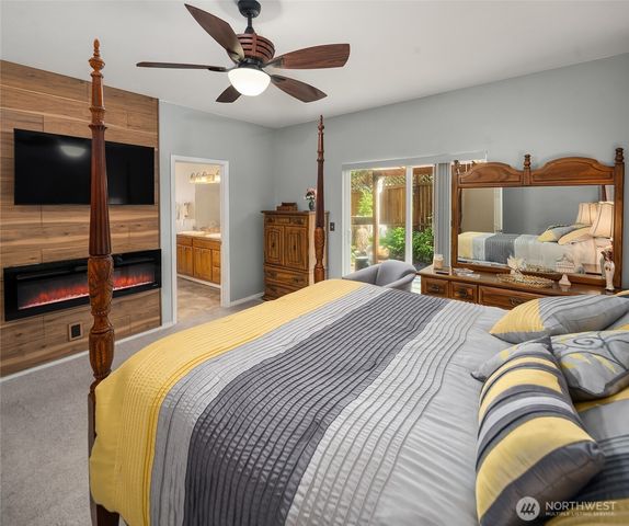 940 E Lakeshore Drive, Allyn, WA 98524