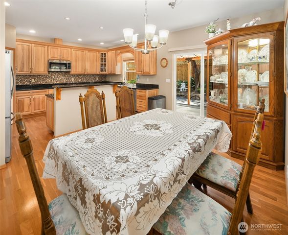 940 E Lakeshore Drive, Allyn, WA 98524
