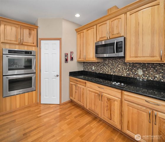 940 E Lakeshore Drive, Allyn, WA 98524