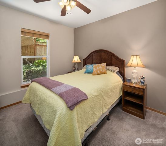 940 E Lakeshore Drive, Allyn, WA 98524