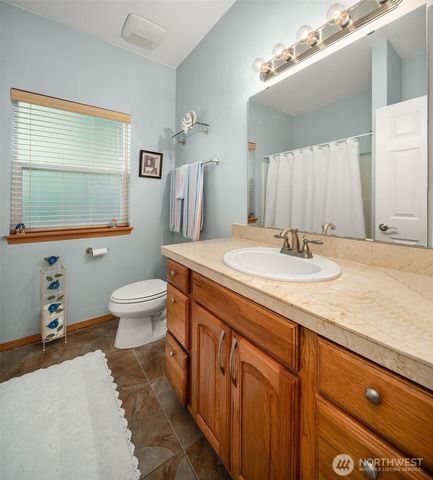 940 E Lakeshore Drive, Allyn, WA 98524