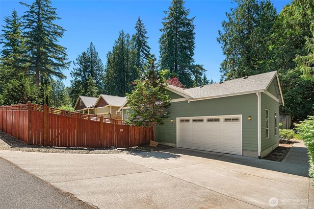 940 E Lakeshore Drive, Allyn, WA 98524