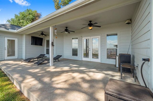 145 Bluewater Drive, Point Blank, TX 77364