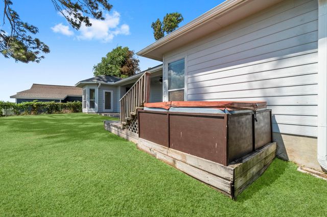 145 Bluewater Drive, Point Blank, TX 77364