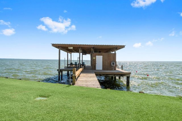 145 Bluewater Drive, Point Blank, TX 77364