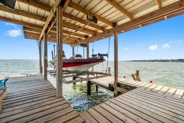 145 Bluewater Drive, Point Blank, TX 77364