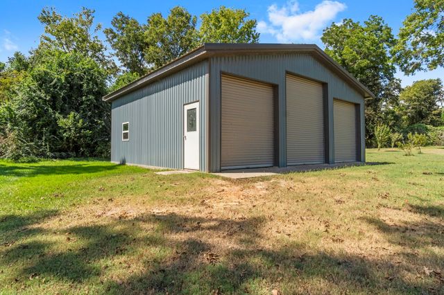 145 Bluewater Drive, Point Blank, TX 77364