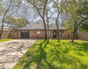 309 Ehlinger Drive, Bryan, TX 77801