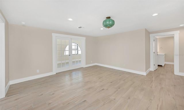 3000 BEACH BOULEVARD S 9, Gulfport, FL 33707