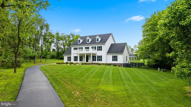 12860 LEETOWN RD, Kearneysville, WV 25430
