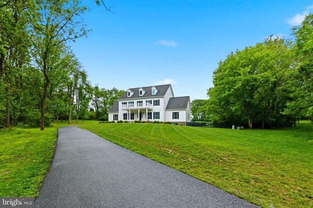 12860 LEETOWN RD, Kearneysville, WV 25430