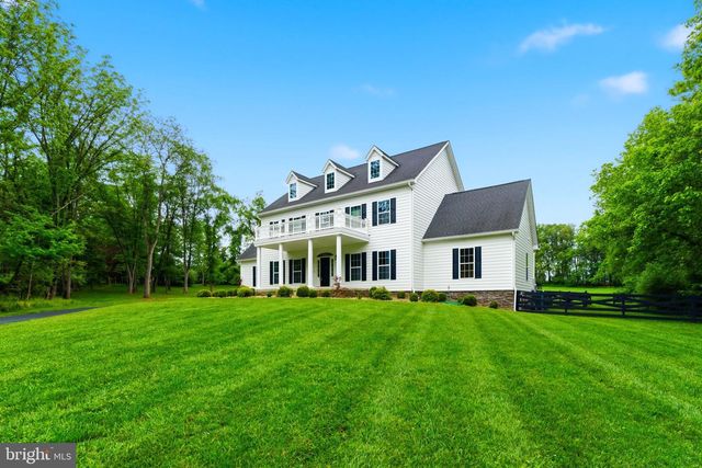 12860 LEETOWN RD, Kearneysville, WV 25430