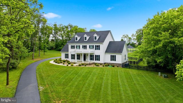 12860 LEETOWN RD, Kearneysville, WV 25430