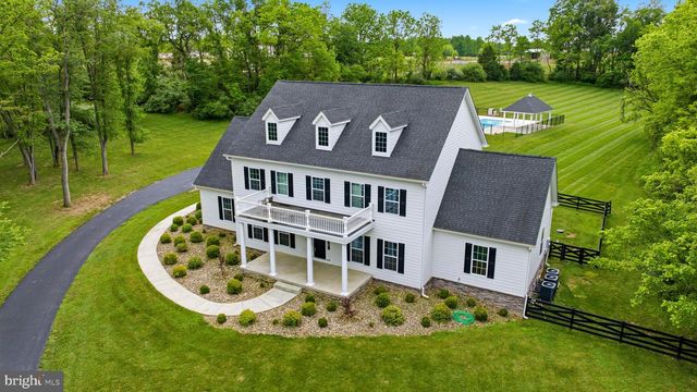 12860 LEETOWN RD, Kearneysville, WV 25430