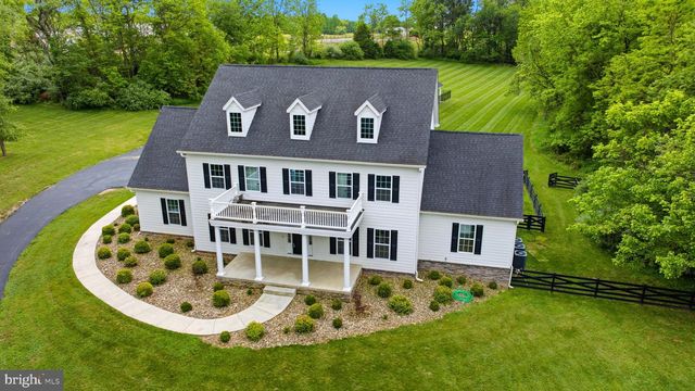 12860 LEETOWN RD, Kearneysville, WV 25430