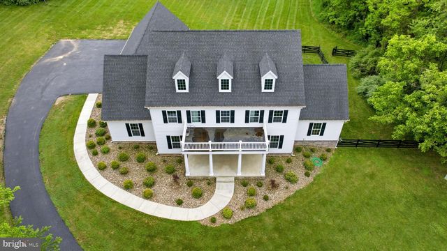 12860 LEETOWN RD, Kearneysville, WV 25430