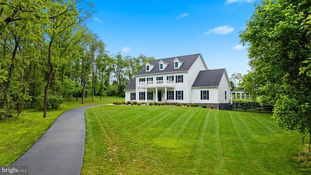 12860 LEETOWN RD, Kearneysville, WV 25430