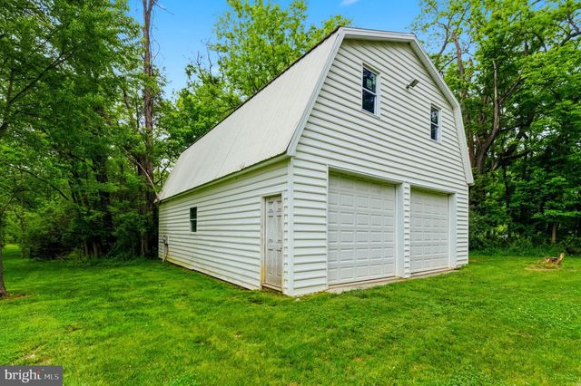 12860 LEETOWN RD, Kearneysville, WV 25430