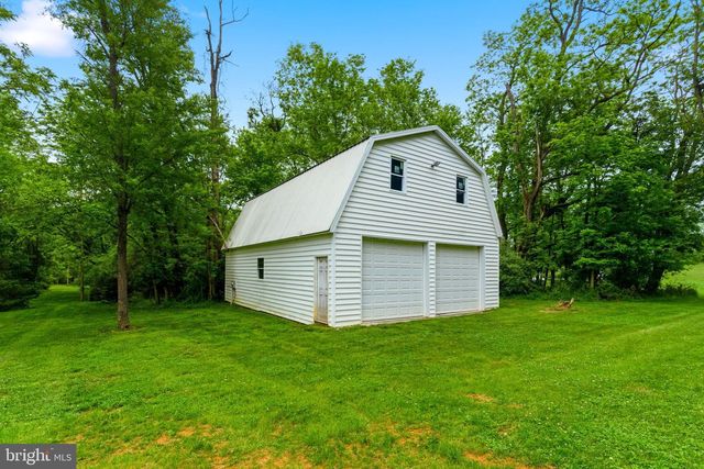 12860 LEETOWN RD, Kearneysville, WV 25430
