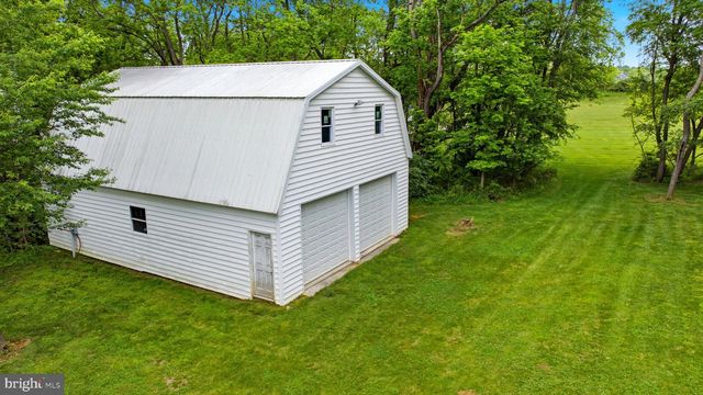 12860 LEETOWN RD, Kearneysville, WV 25430
