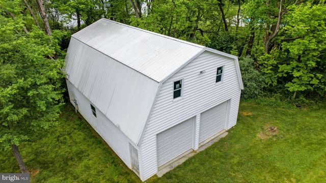 12860 LEETOWN RD, Kearneysville, WV 25430