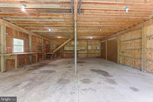12860 LEETOWN RD, Kearneysville, WV 25430