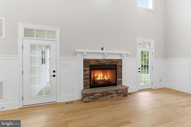 12860 LEETOWN RD, Kearneysville, WV 25430