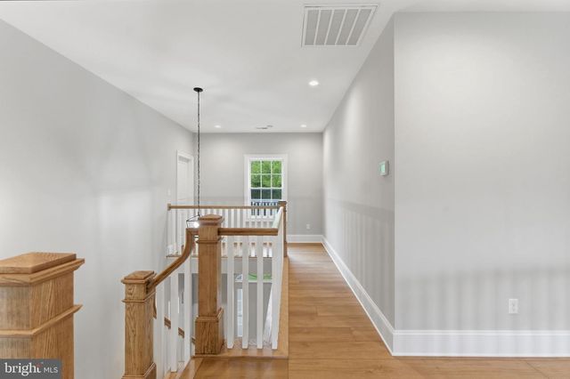 12860 LEETOWN RD, Kearneysville, WV 25430