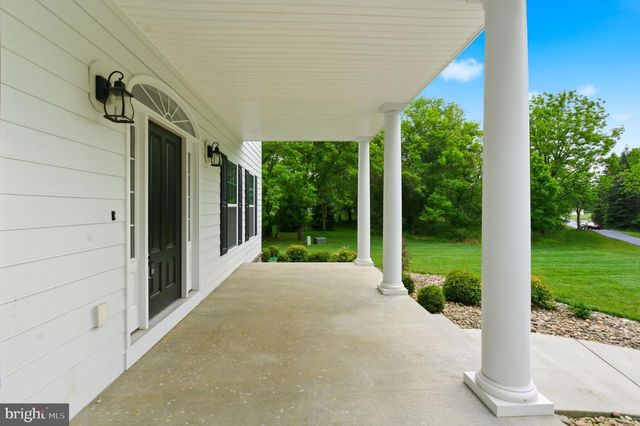 12860 LEETOWN RD, Kearneysville, WV 25430