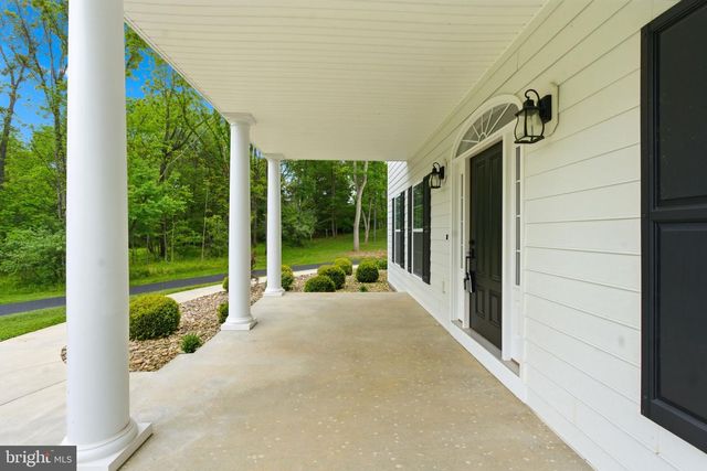 12860 LEETOWN RD, Kearneysville, WV 25430