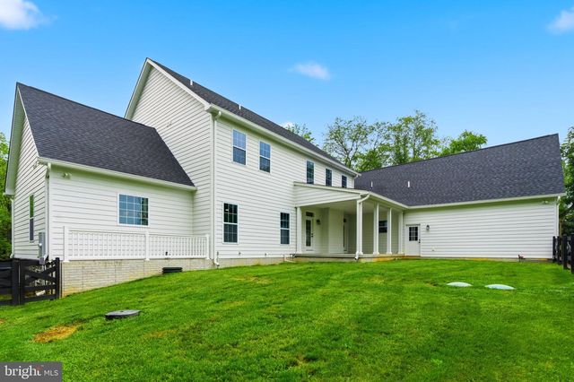 12860 LEETOWN RD, Kearneysville, WV 25430