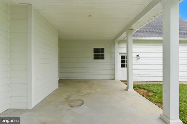 12860 LEETOWN RD, Kearneysville, WV 25430