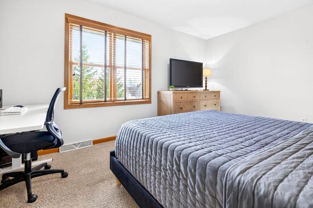 2616 E SUNDANCE DRIVE, Appleton, WI 54913