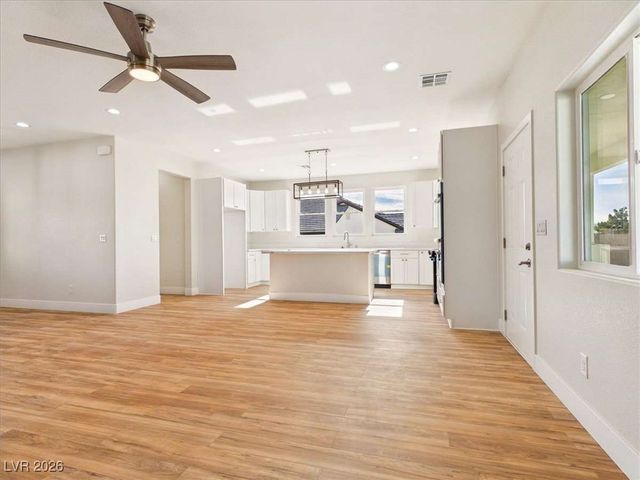 2140 Iroquois Avenue, Pahrump, NV 89048