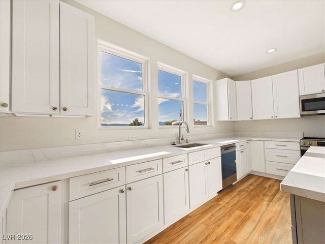 2140 Iroquois Avenue, Pahrump, NV 89048