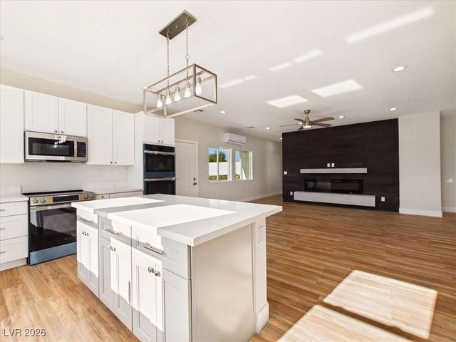 2140 Iroquois Avenue, Pahrump, NV 89048