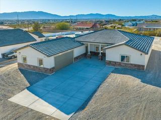 2140 Iroquois Avenue, Pahrump, NV 89048