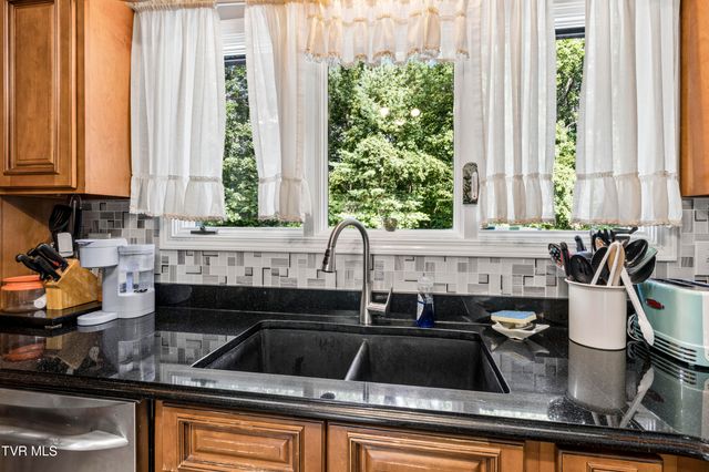 192 Aviation Drive, Elizabethton, TN 37643