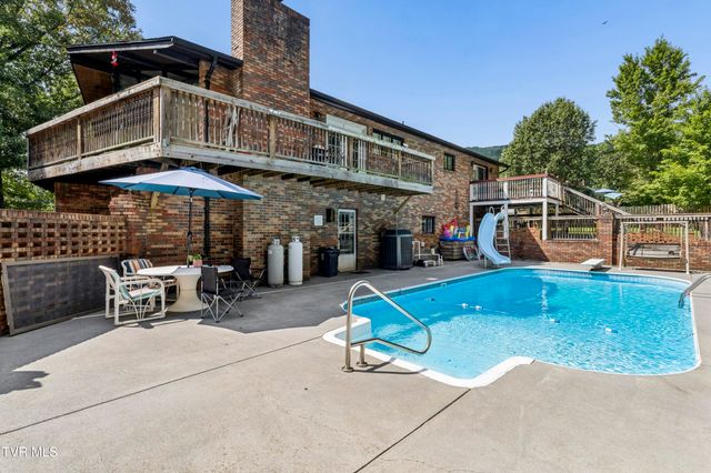 192 Aviation Drive, Elizabethton, TN 37643