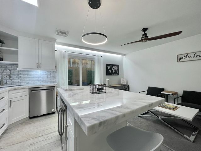 1801 Huldy St Street J4, Houston, TX 77019