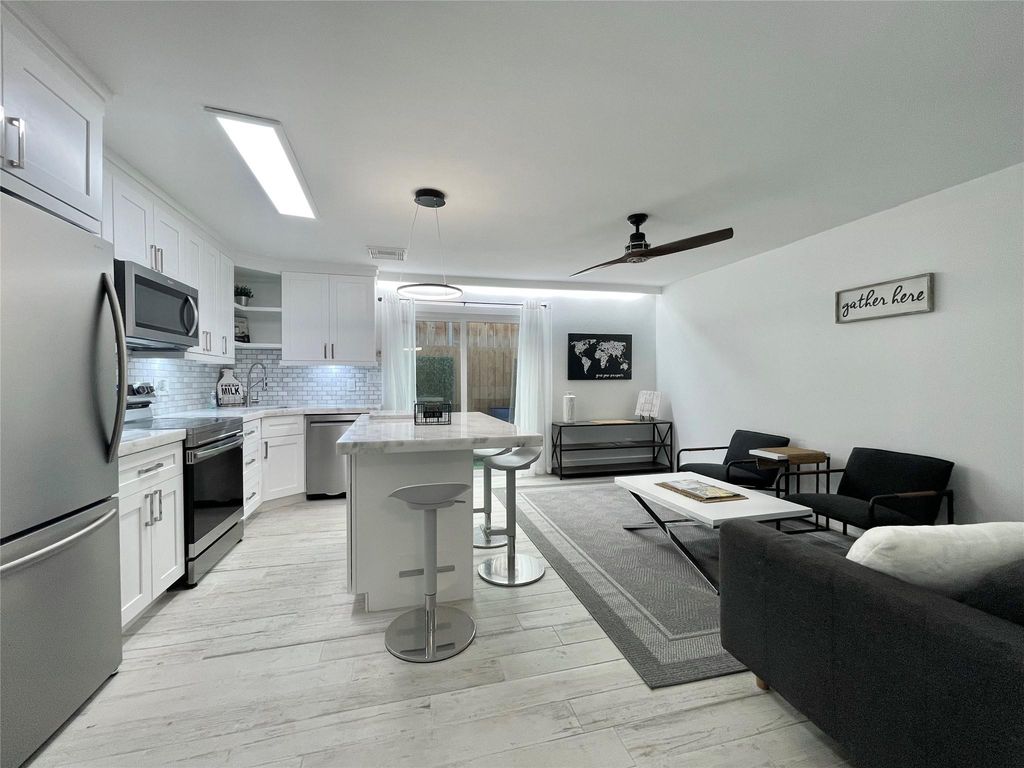 1801 Huldy St Street J4, Houston, TX 77019