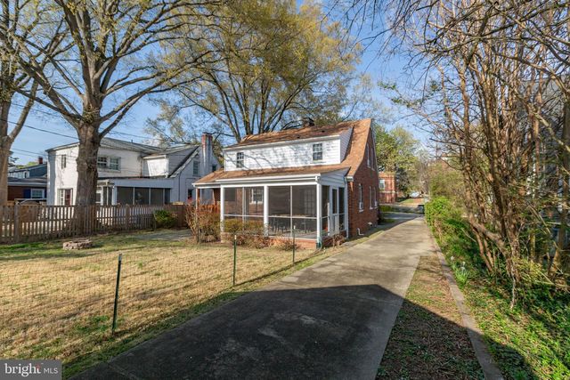 1110 COLLEGE AVE, Fredericksburg, VA 22401