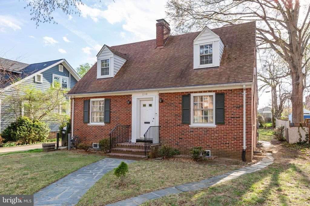 1110 COLLEGE AVE, Fredericksburg, VA 22401