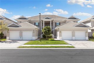 238 Indies DR E 101, Naples, FL 34114