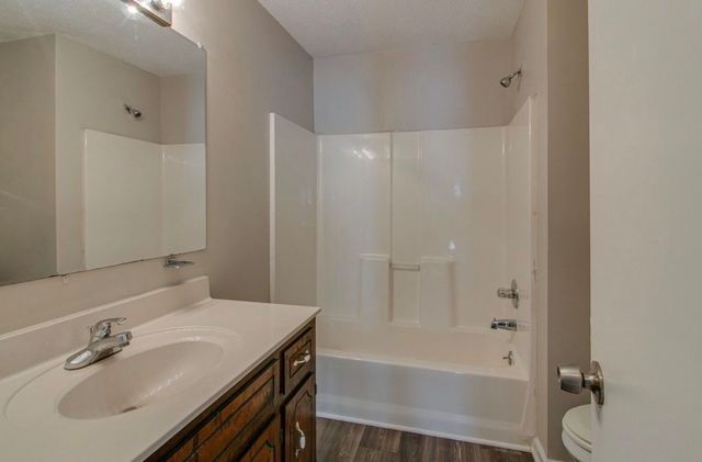 1244 Parkway Pl, Clarksville, TN 37042