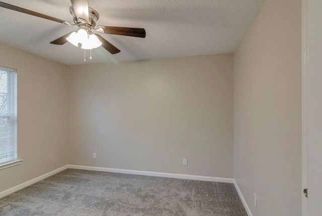 1244 Parkway Pl, Clarksville, TN 37042