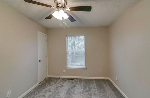 1244 Parkway Pl, Clarksville, TN 37042