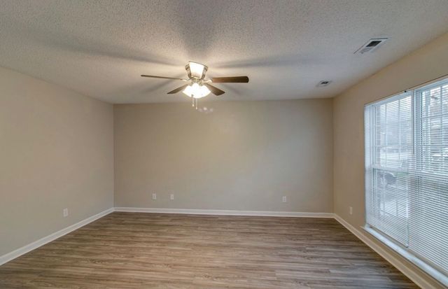 1244 Parkway Pl, Clarksville, TN 37042