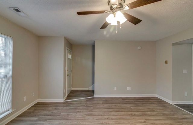 1244 Parkway Pl, Clarksville, TN 37042